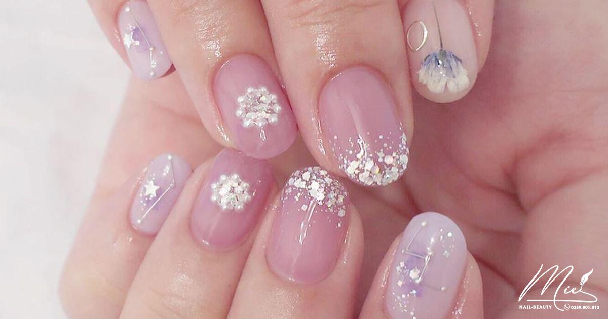 Top 20 những mẫu nail cô dâu màu hồng đẹp sang trọng
