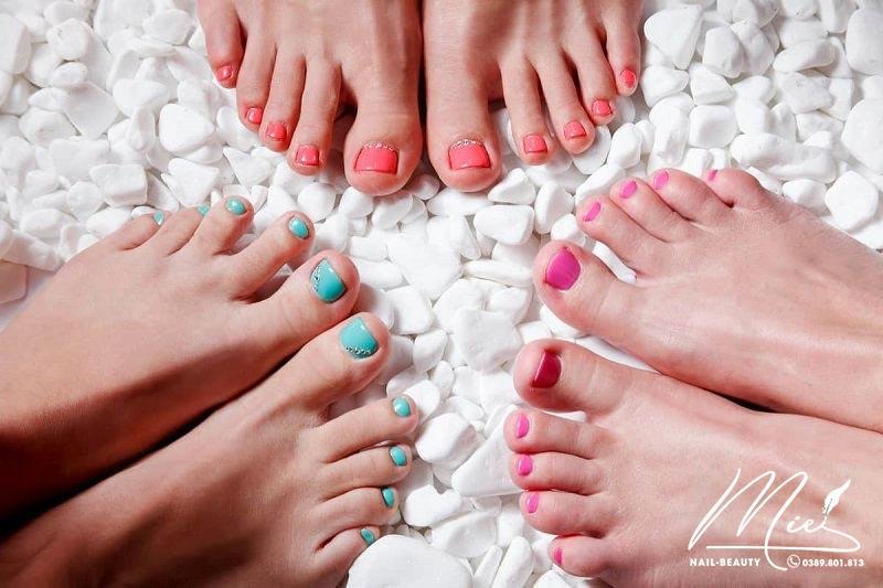 101+ Màu Nail Chân ĐẸP Cho Da Ngăm Không Phải Ai Cũng Biết 26 mienail beauty tiem lam mong