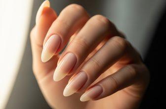 Móng tay dài và chắc khỏe, biểu tượng của vẻ đẹp đôi tay.